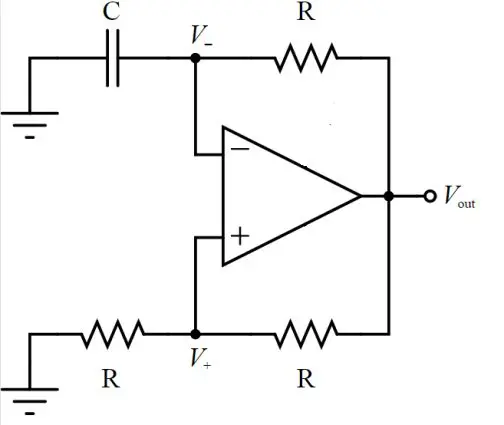 comparitor based relaxation oscillator